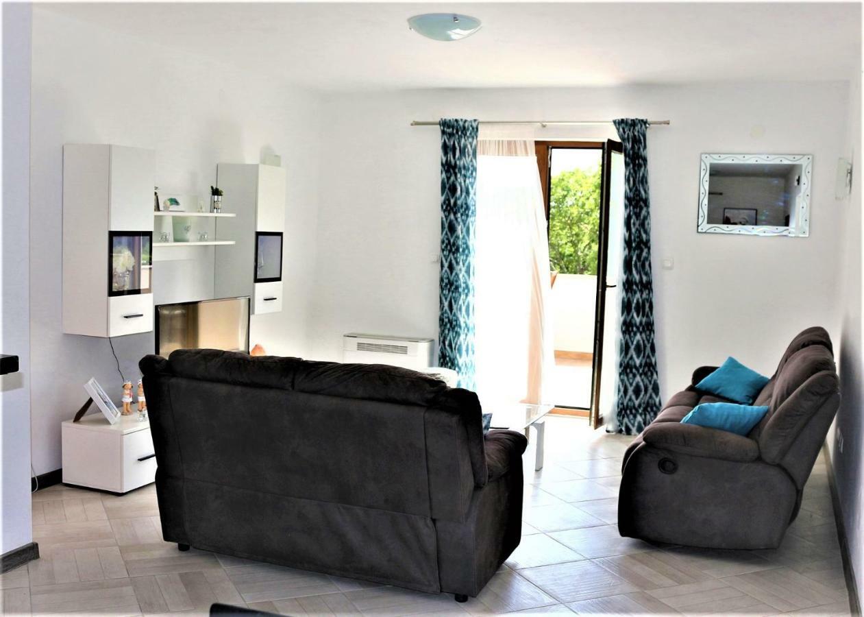 Apartments Mario Malinska Eksteriør bilde